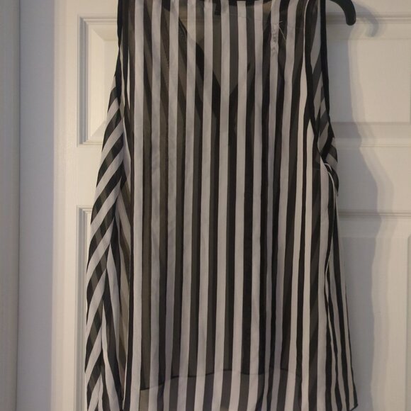 Living Doll Shirt Size Large - Picture 6 of 6